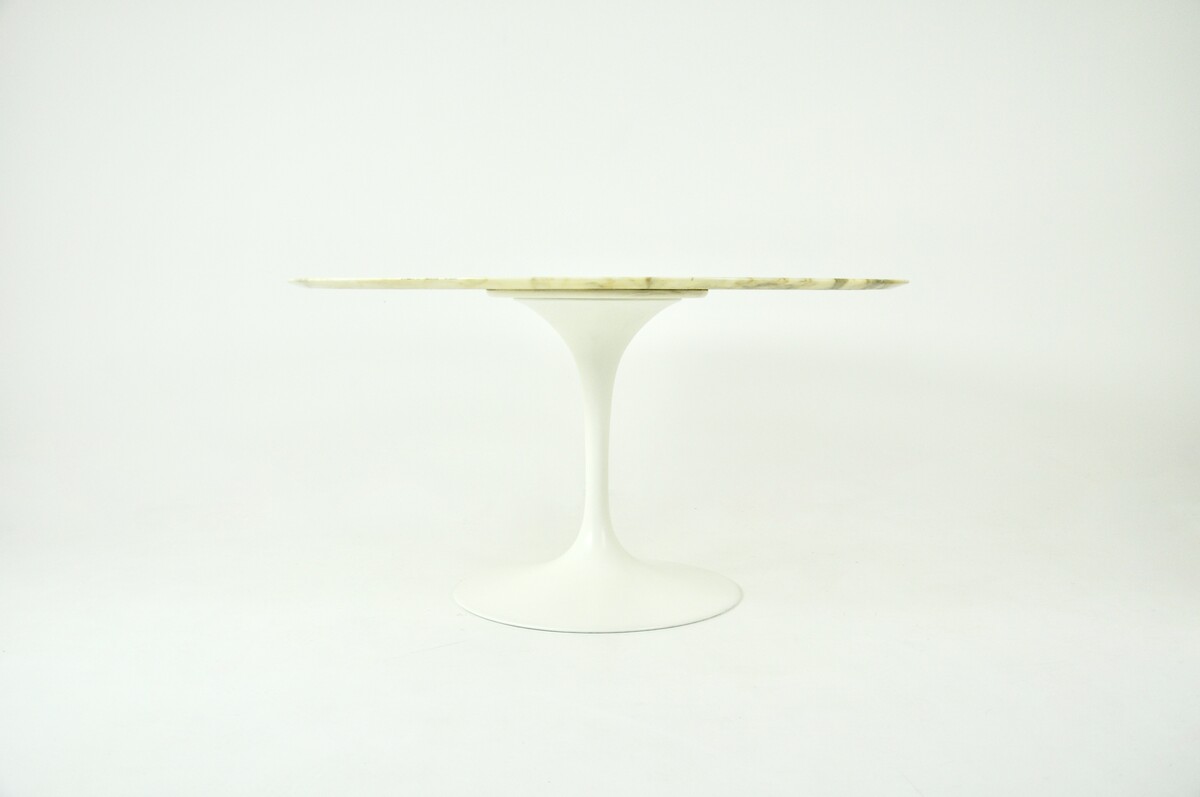 Dining table by Eero Saarinen for Knoll International, 1960s