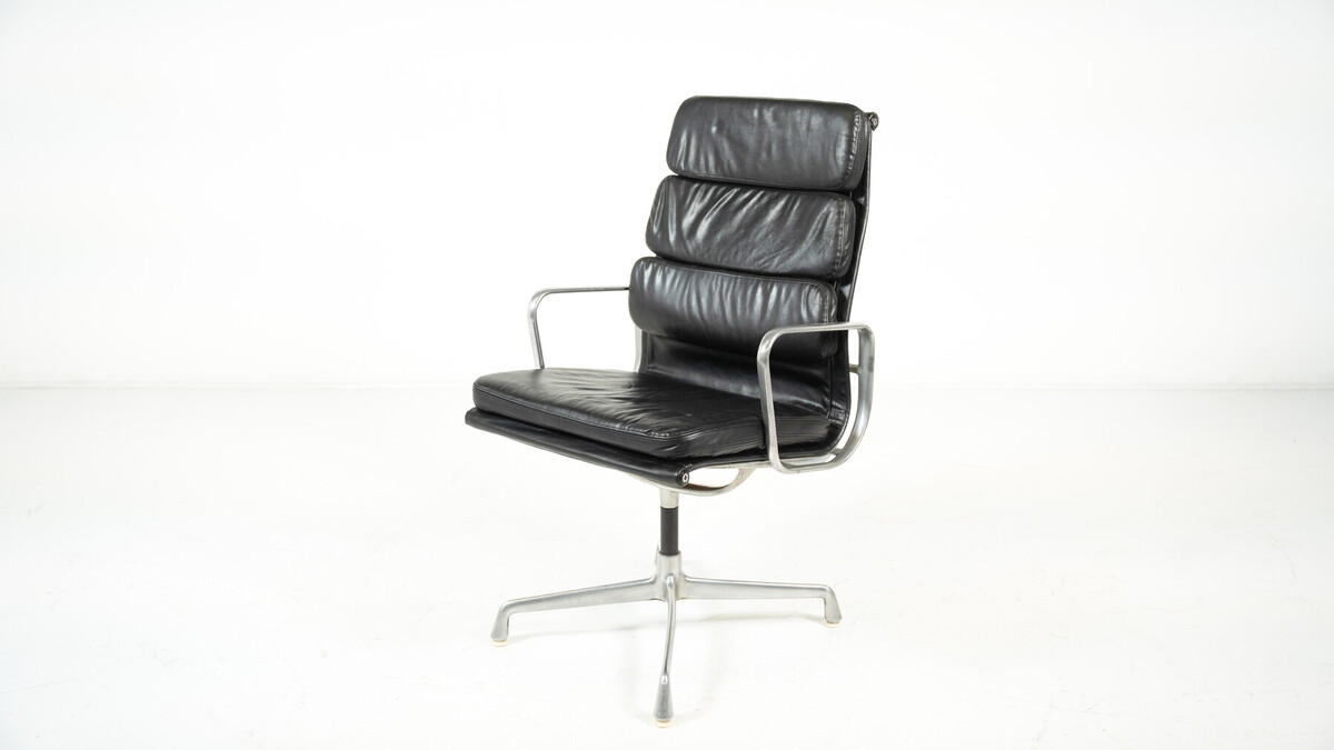 Ea 216 Soft Pad Desk Chair by Charles and Ray Eames