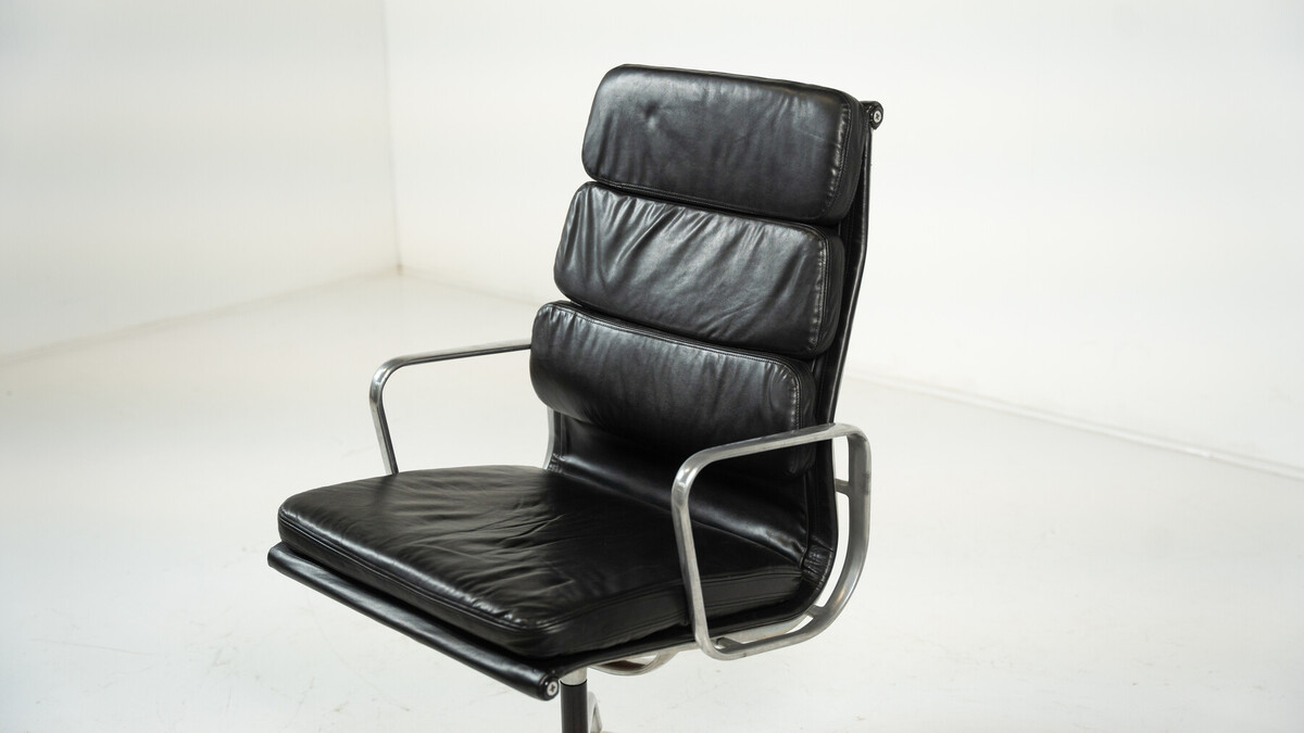 Ea 216 Soft Pad Desk Chair by Charles and Ray Eames