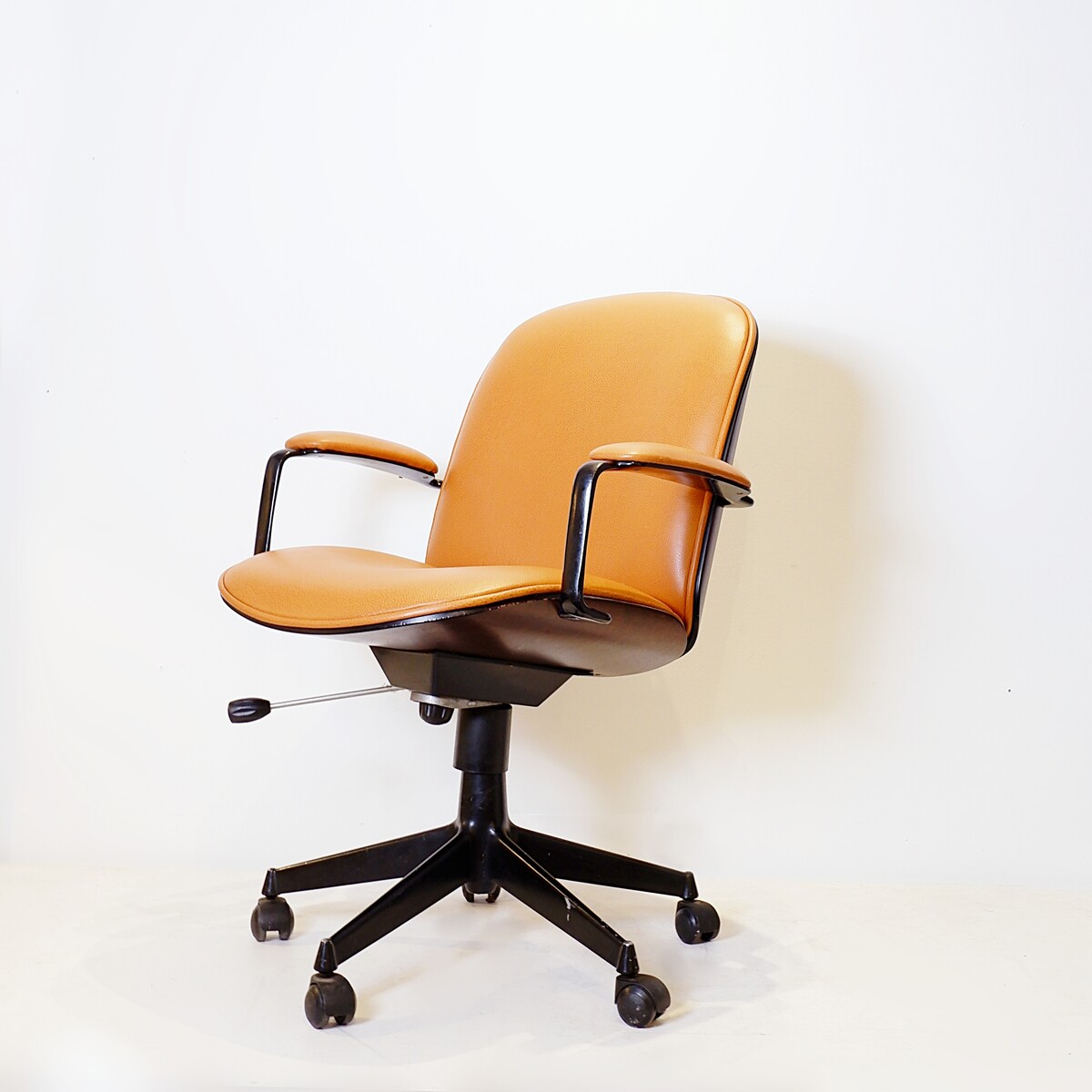 Ico Parisi Terni swivel desk chair by MIM Roma, Italy 1960 - New Leather Upholstery