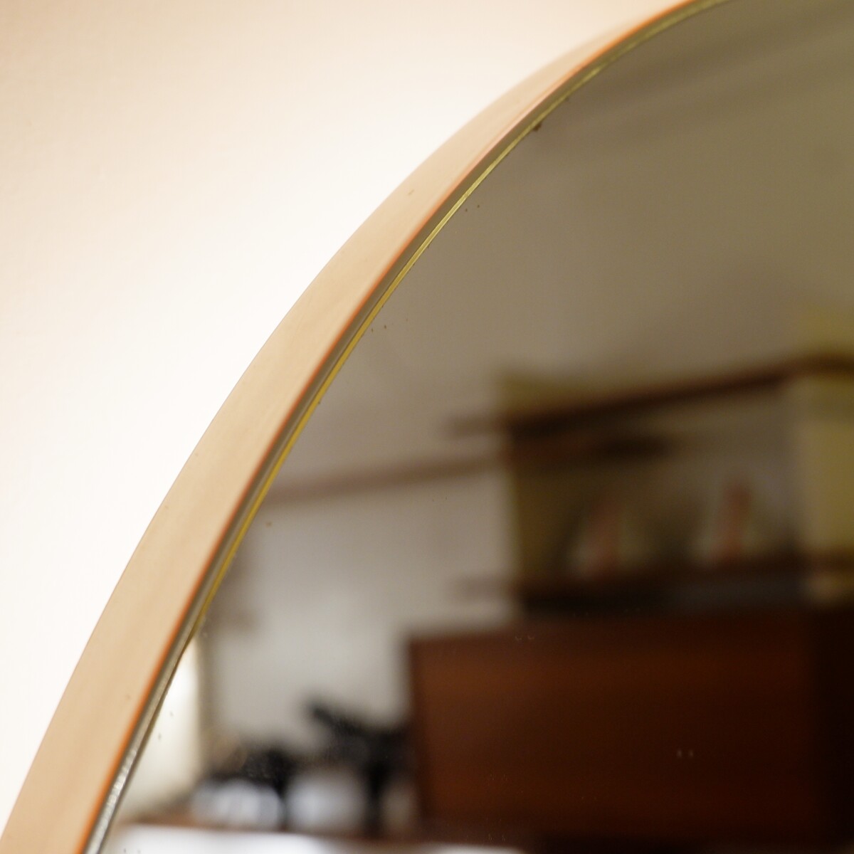 large illuminated round mirror with teak frame 