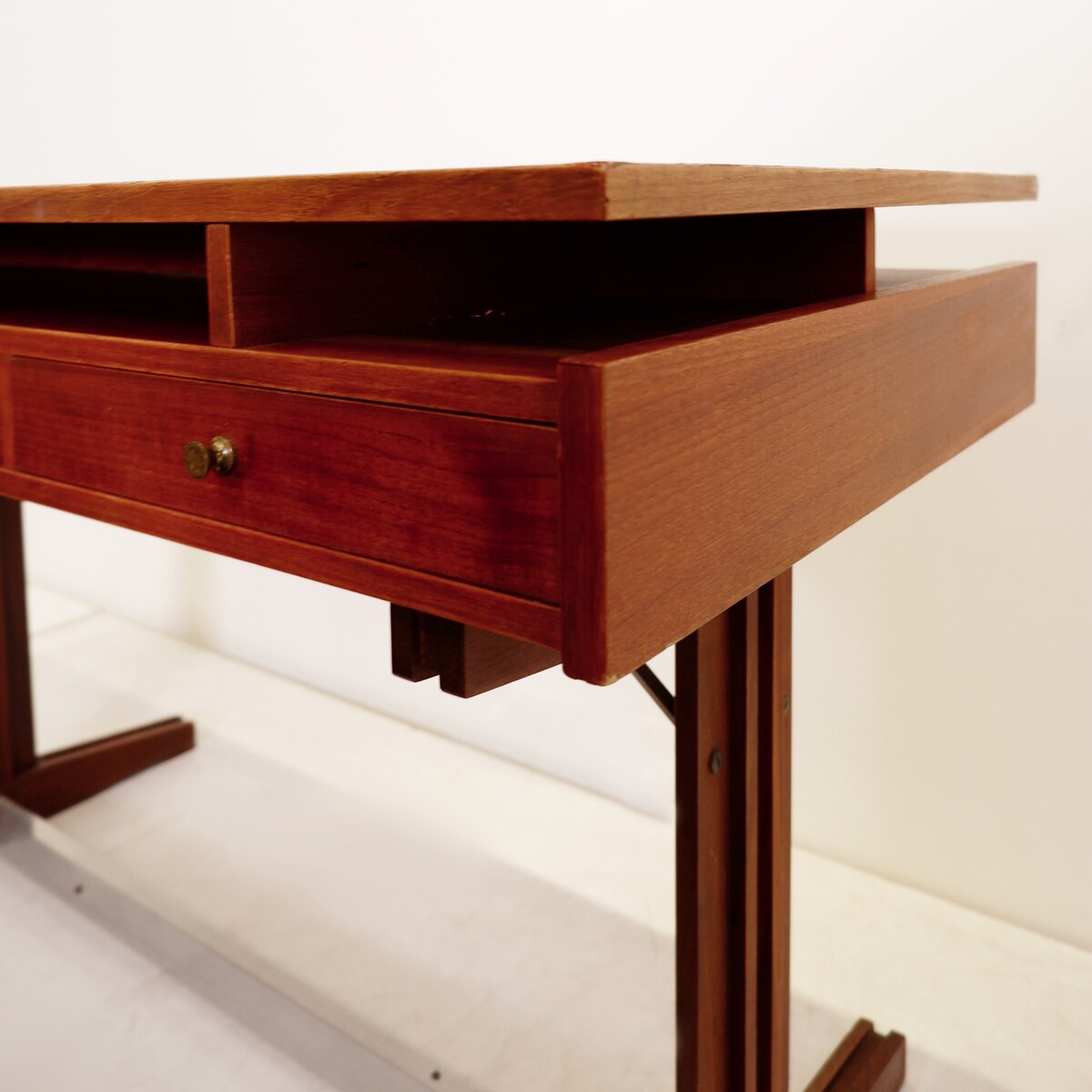 Mid-Century Italian Gianfranco Frattini For Bernini Desk