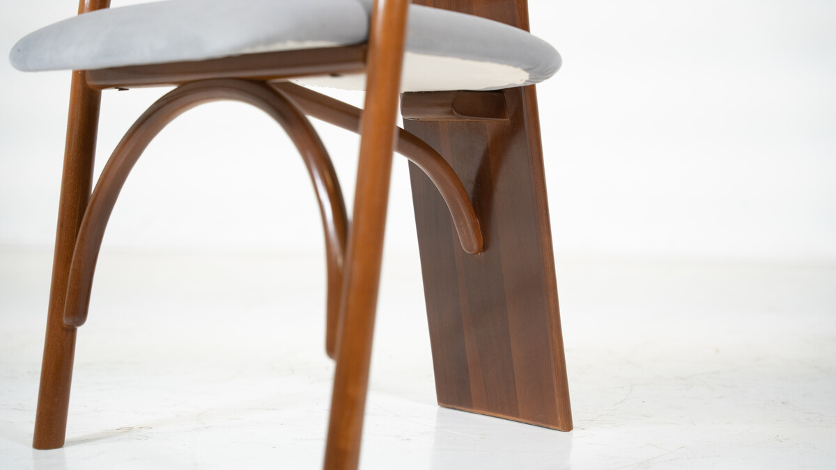 Mid-Century Modern Chairs Model 