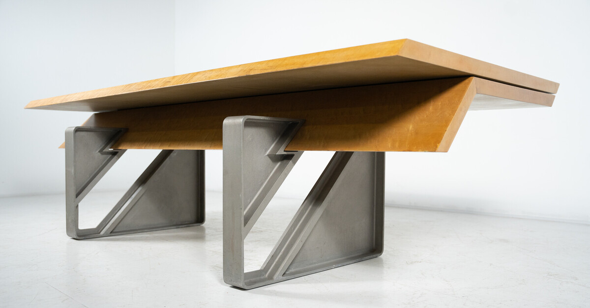 Mid-Century Modern Diagonal Desk By Giovanni Offredi for Saporiti