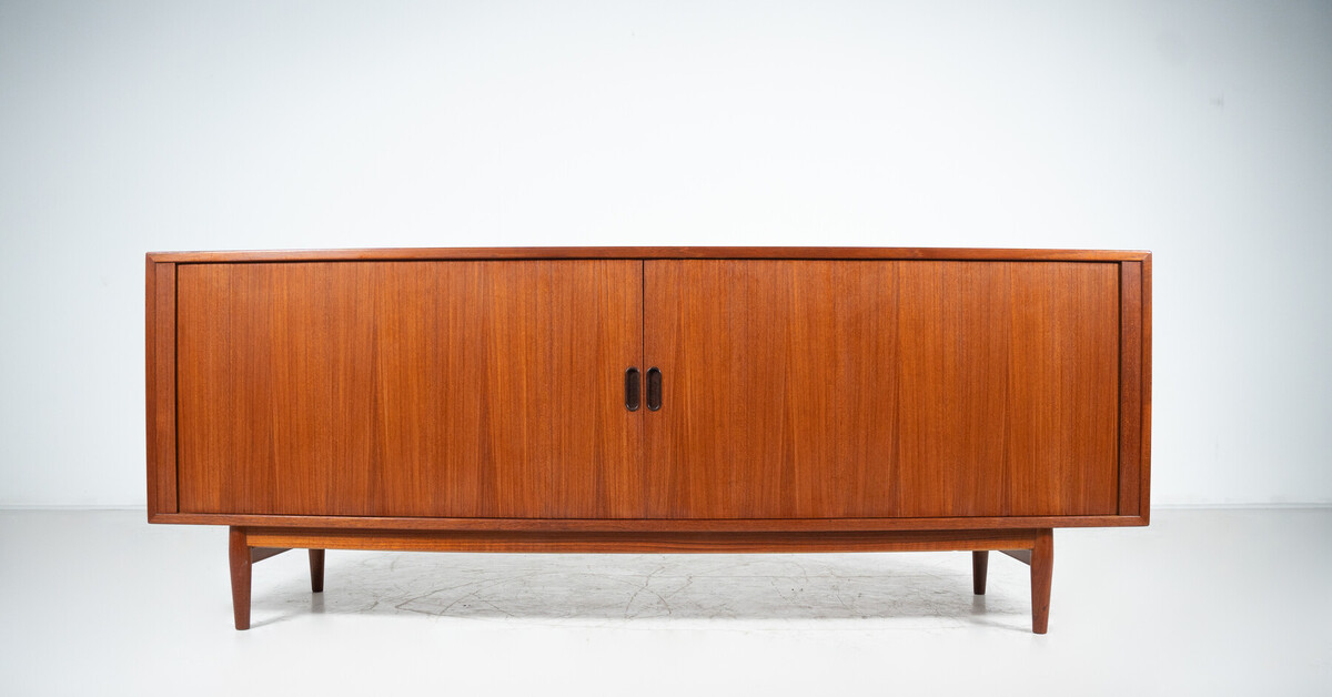 Mid-Century Modern Sideboard Model 37 by Arne Vodder, Sibast