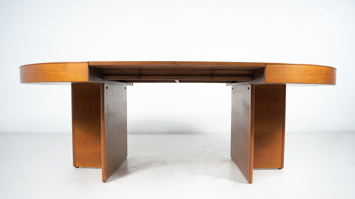 Mid-Century Round Dining Table by Tito Agnoli for Molteni, 1970s