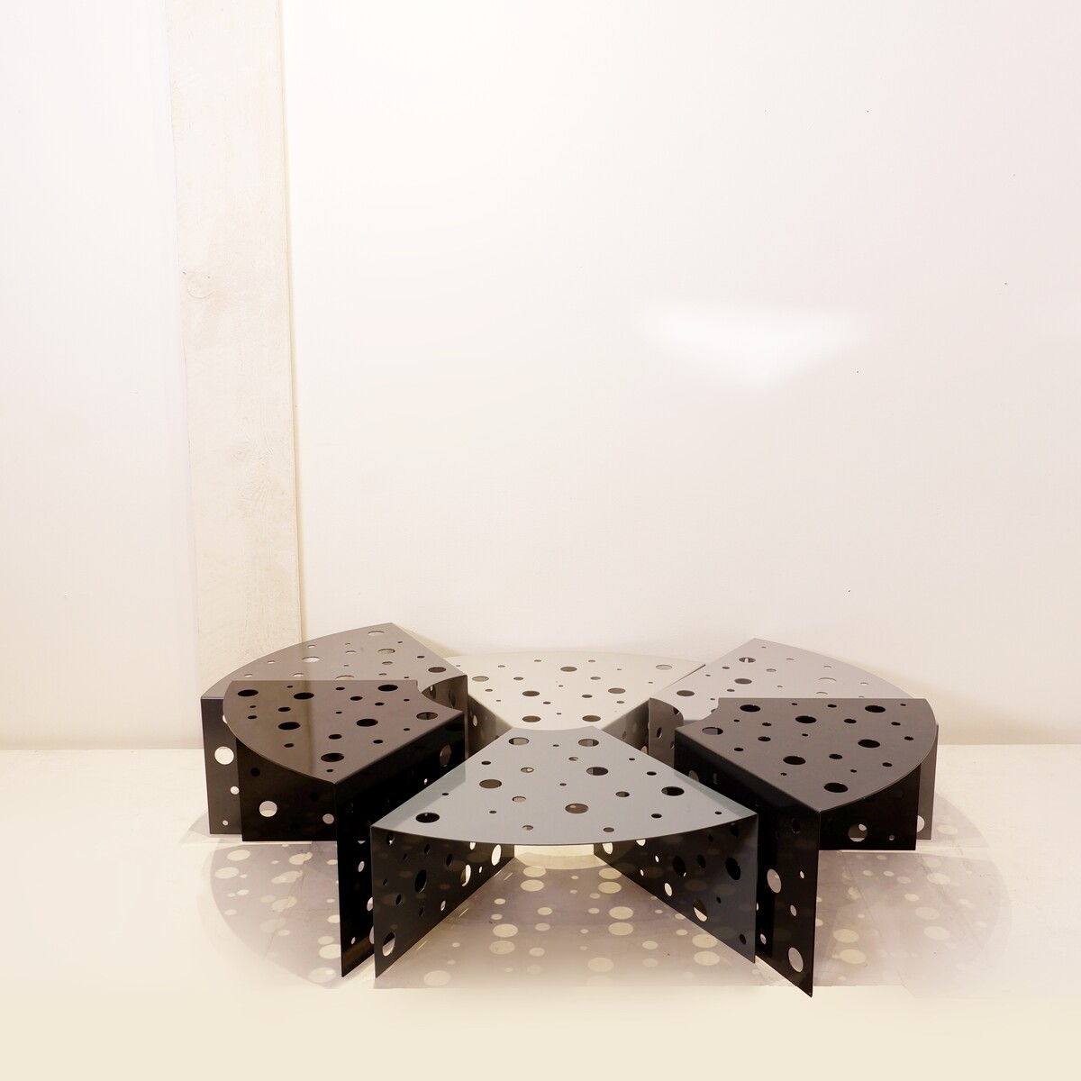 Modular indoor and outdoor coffee tables in gray gradient lacquered metal