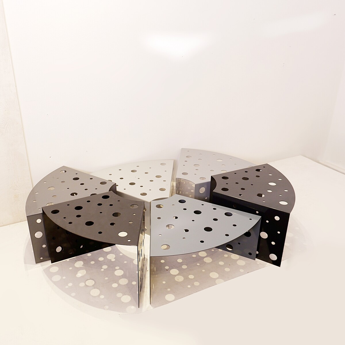 Modular indoor and outdoor coffee tables in gray gradient lacquered metal