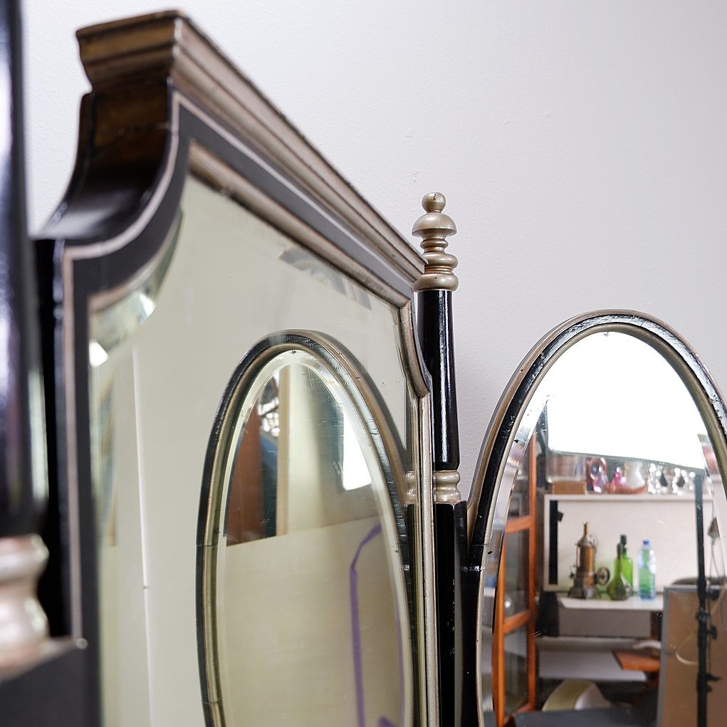 Napoleon III style dressing table with 3 mirrors