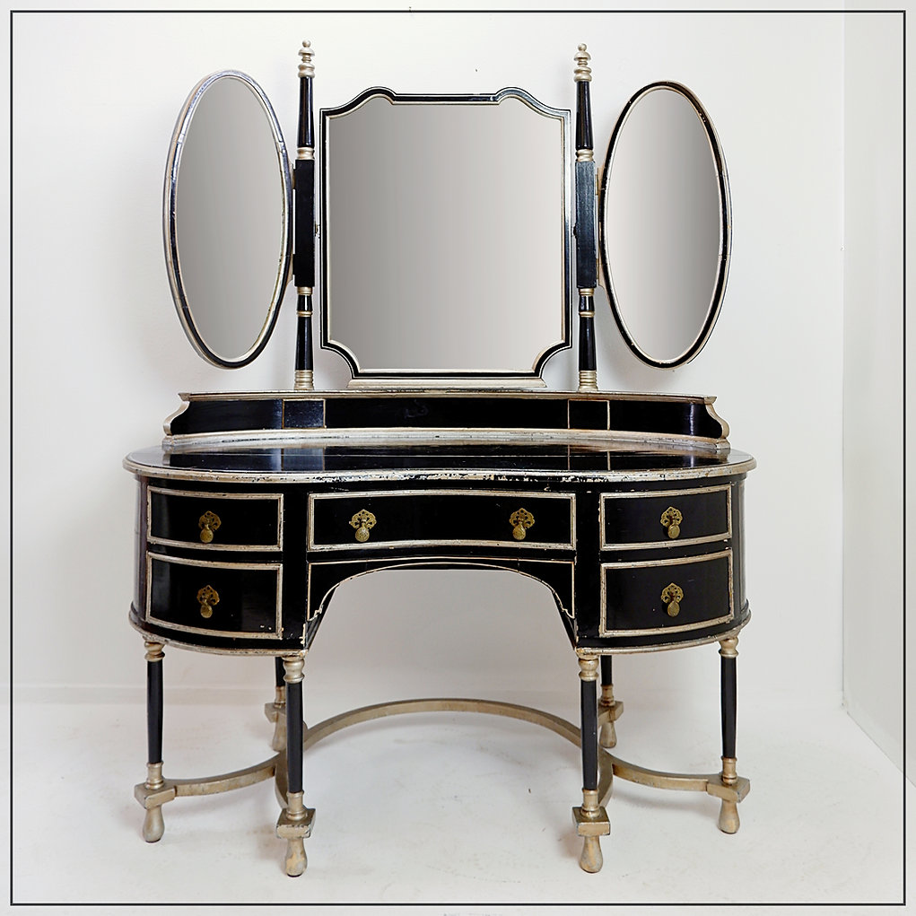 Napoleon III style dressing table with 3 mirrors