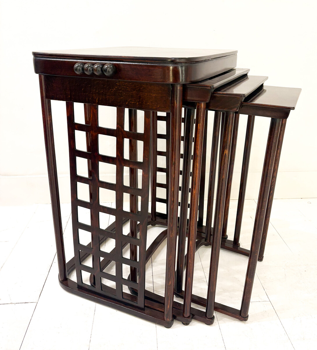 Nesting Tables 