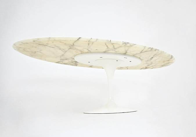 Oval Dining table by Eero Saarinen for Knoll International