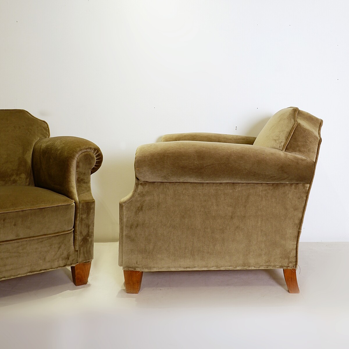 Pair of art deco armchairs - original green velvet