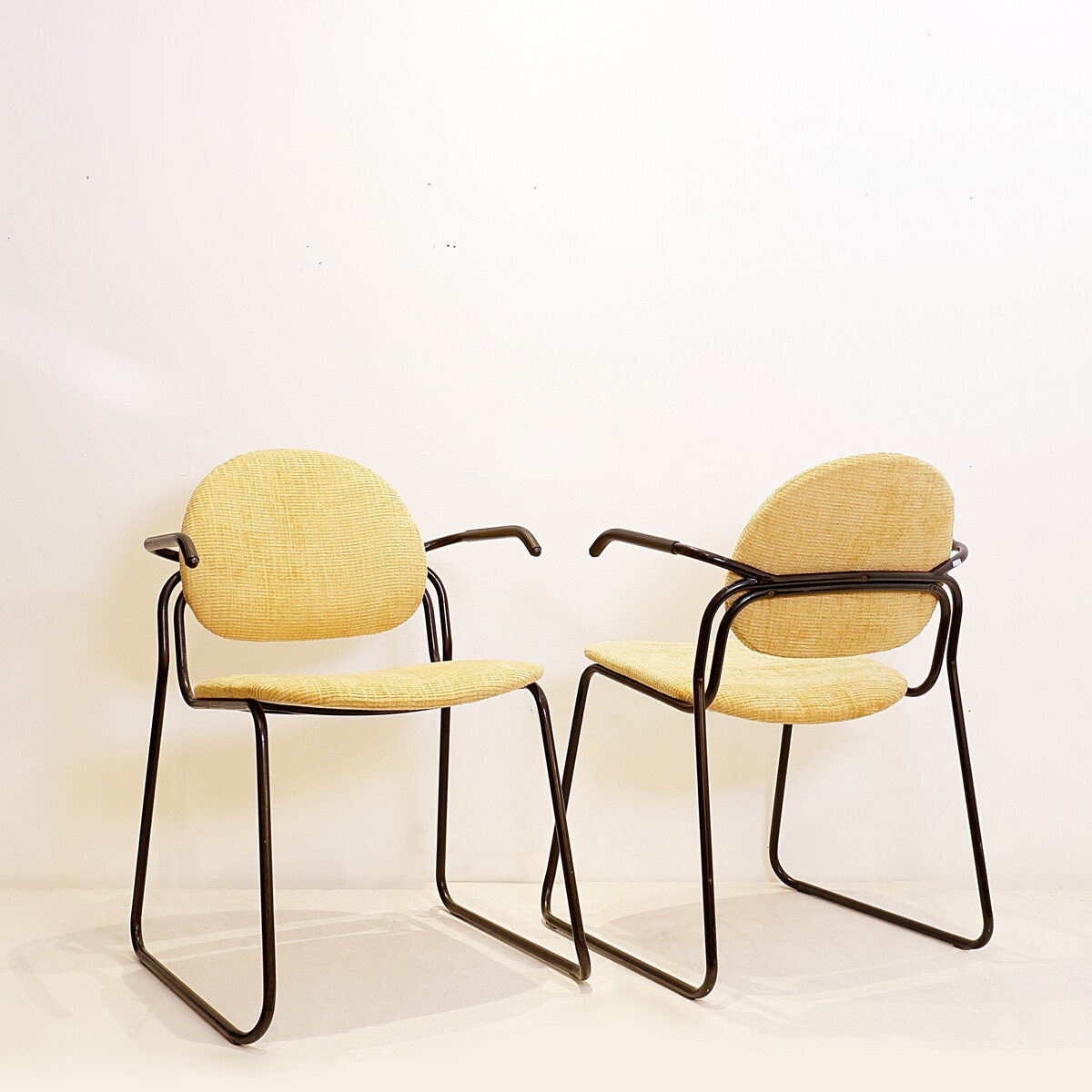 Pair of Italian Postmodern armchairs by Talin - 1980s - new upholstery