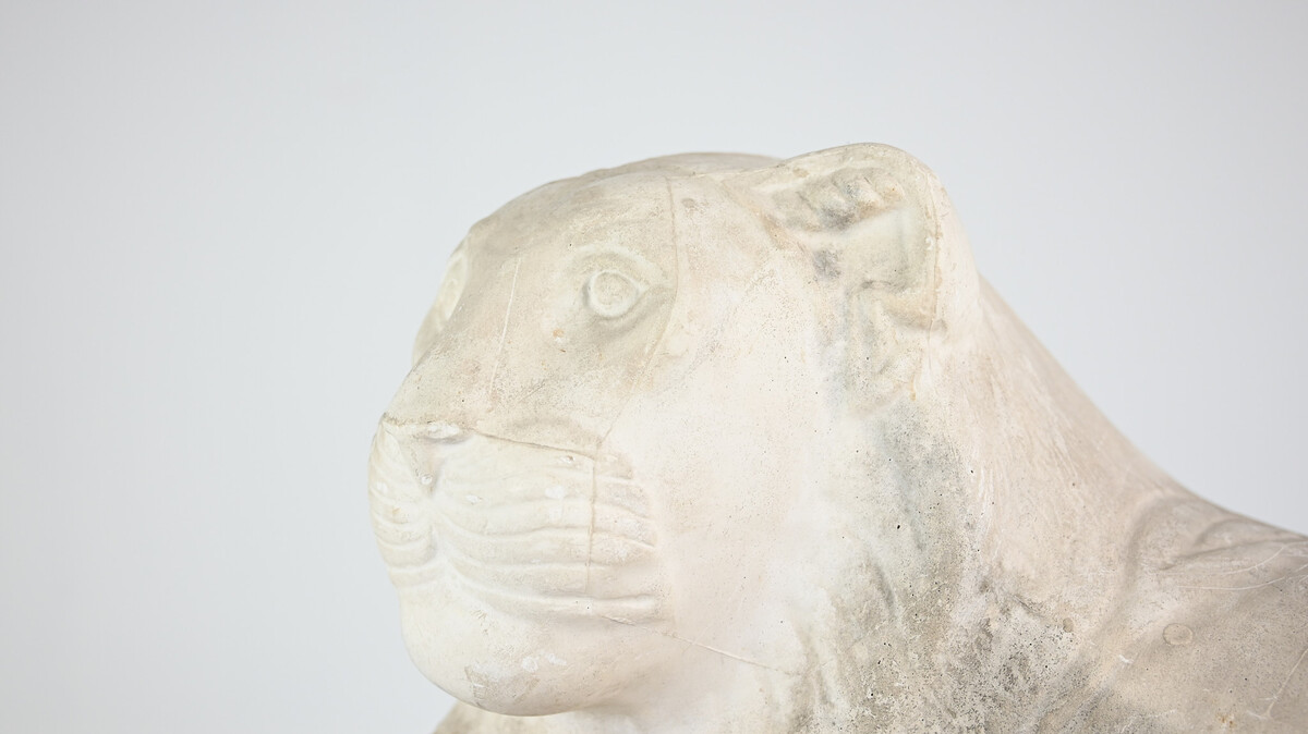 Reclining lion, vintage reproduction in plaster, France, 1970's