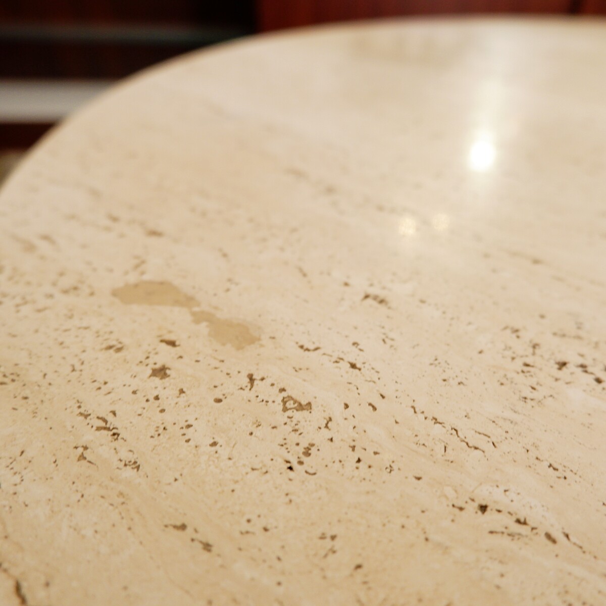 Round travertine dining table - Ø 123cm