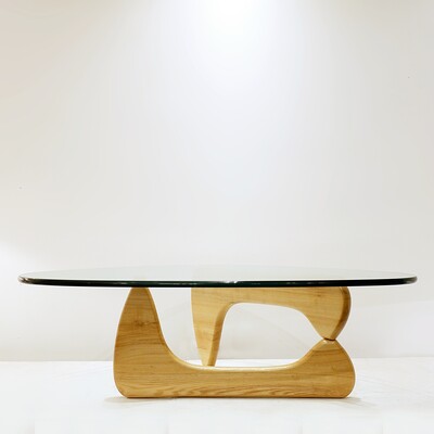 Sculptural coffee table in the style of Isamu Noguchi 