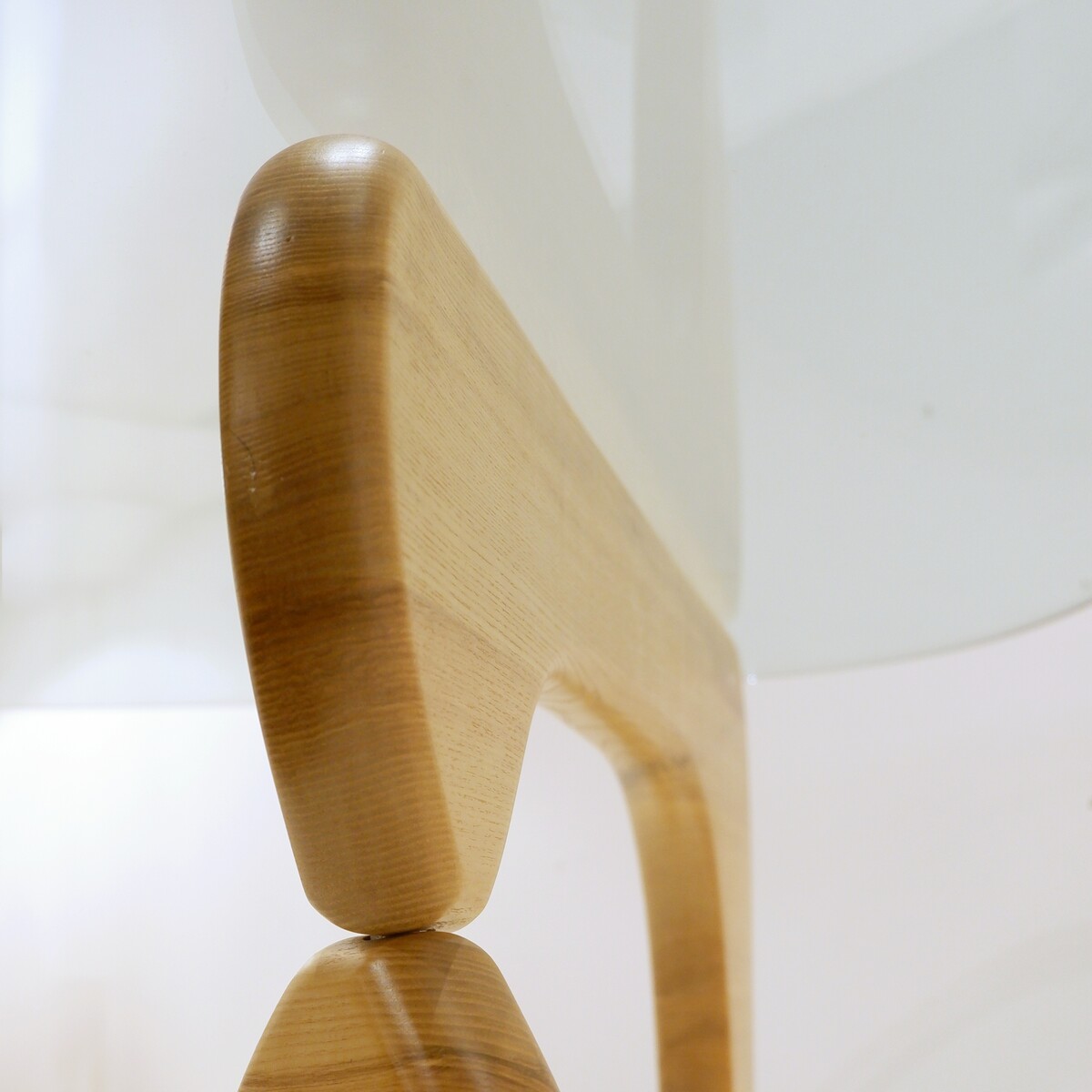 Sculptural coffee table in the style of Isamu Noguchi 