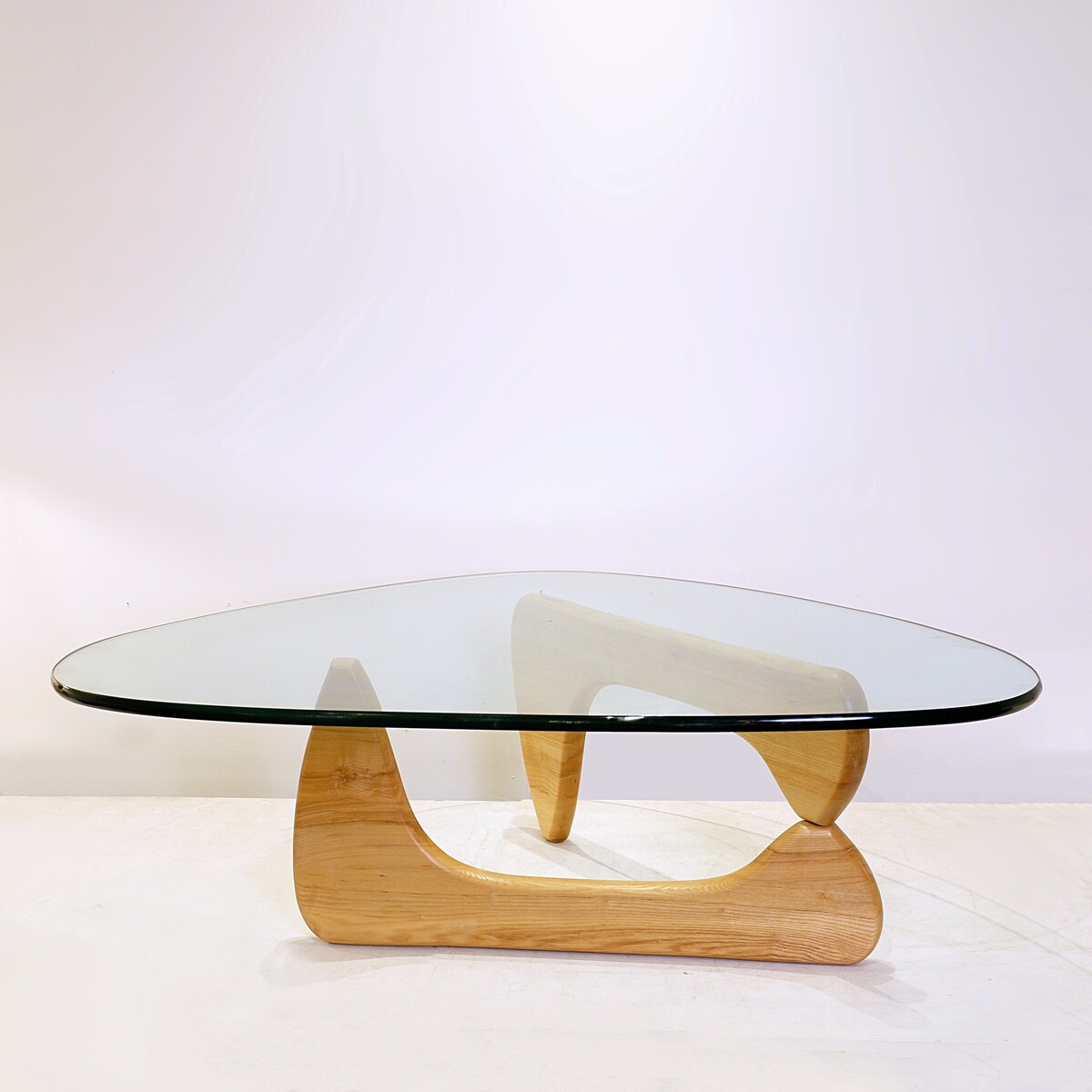 Sculptural coffee table in the style of Isamu Noguchi 