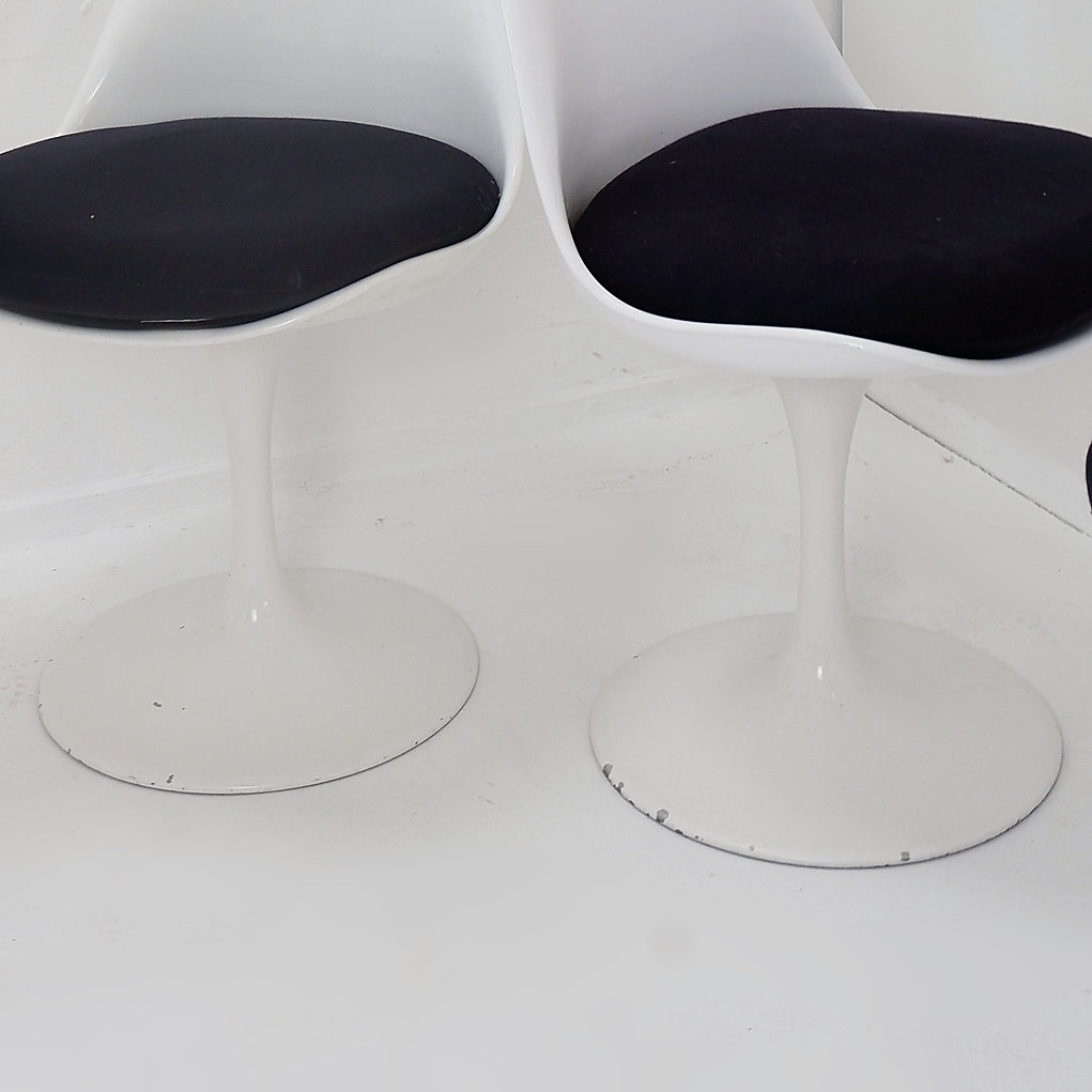 Set of six white swivel tulip chairs by Rudi Bonzanini, 1970's