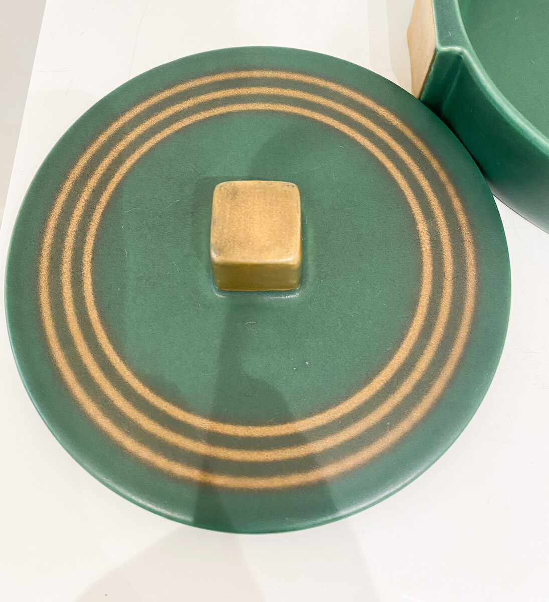 small green and gold enamel ceramic box, Villeroy et Boch, 1930