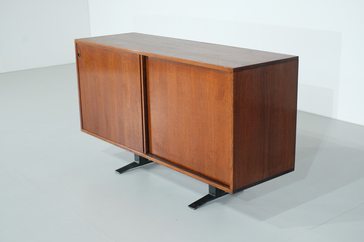 Small sideboard SE3 by Osvaldo Borsani forTecno - 1960s