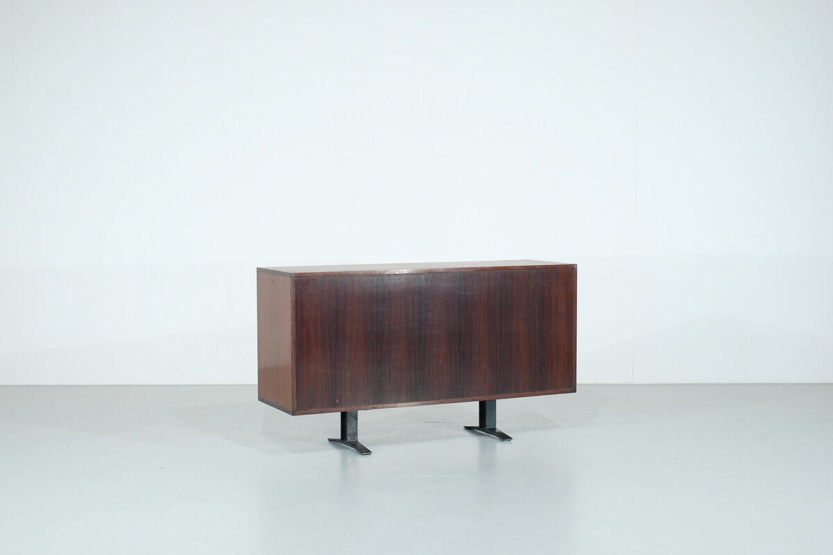 Small sideboard SE3 by Osvaldo Borsani forTecno - 1960s