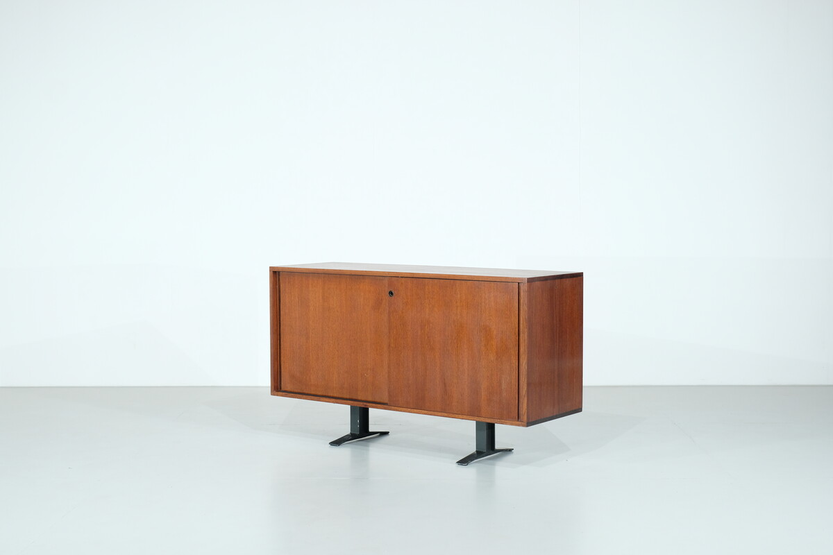 Small sideboard SE3 by Osvaldo Borsani forTecno - 1960s