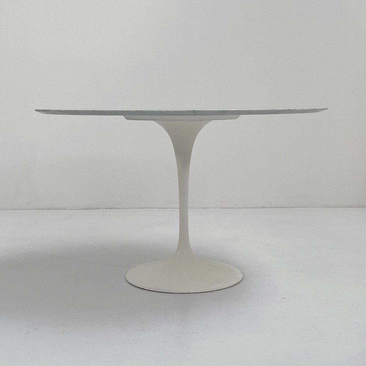Tulipe Dining Table by Eero Saarinen, Knoll International  1960s