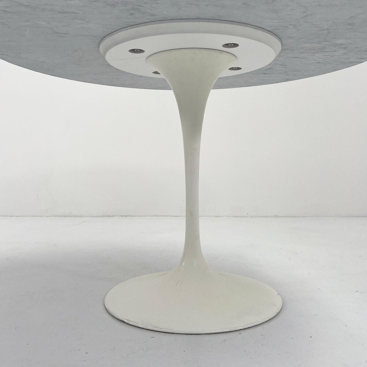 Tulipe Dining Table by Eero Saarinen, Knoll International  1960s