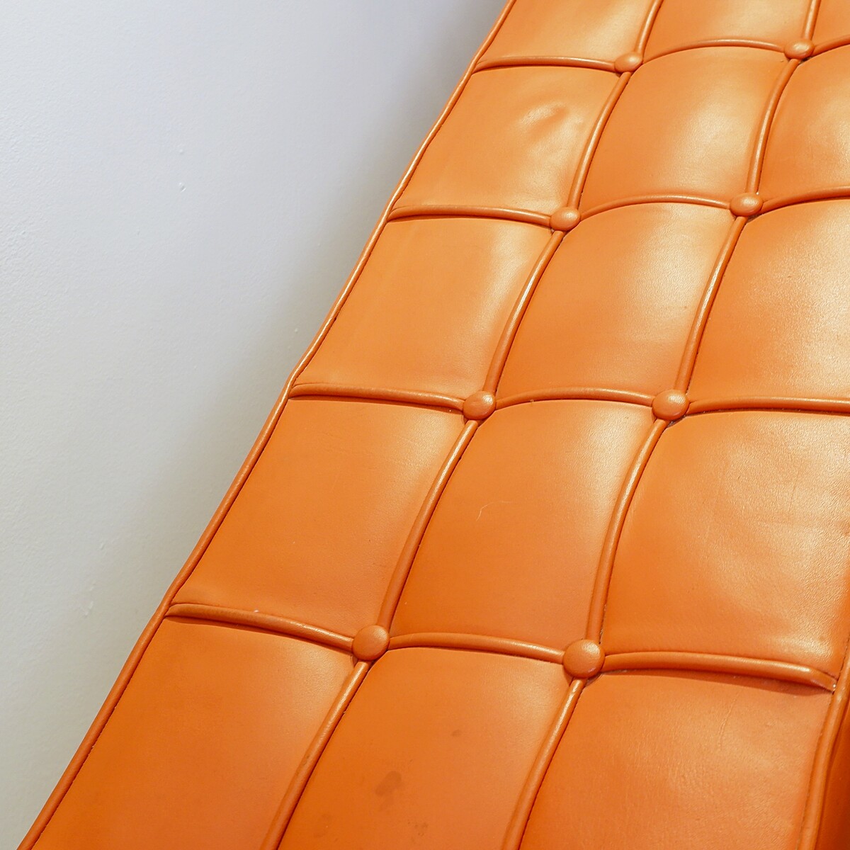 Very long wood and quilted cognac leather bench - 317cm