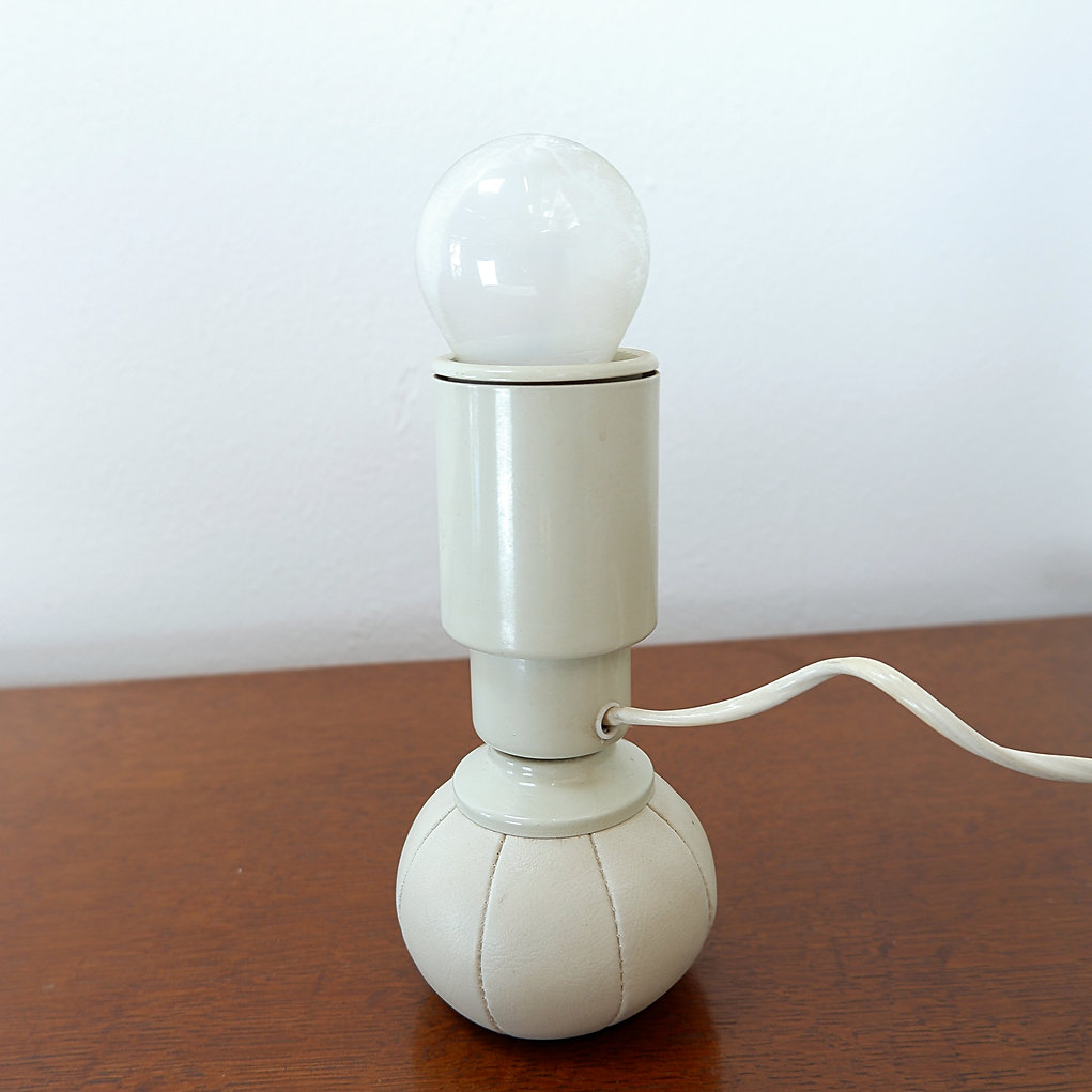 White 600 C Table Lamp by Gino Sarfatti for Arteluce, 1960s